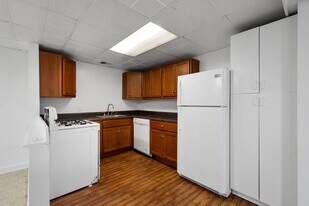 230-228 Universal Rd in Pittsburgh, PA - Building Photo