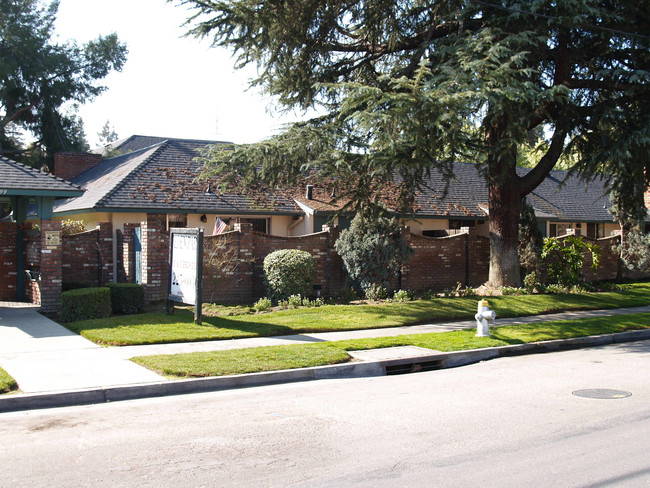 Eden Park Apartment in Fresno, CA - Foto de edificio - Building Photo