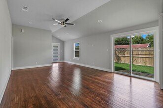 1905 Gordon St in Greenville, TX - Building Photo - Building Photo