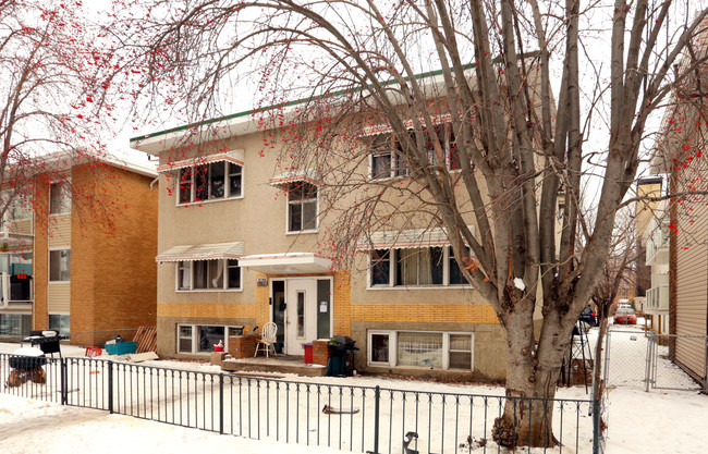 10620 106th St NW in Edmonton, AB - Building Photo - Primary Photo