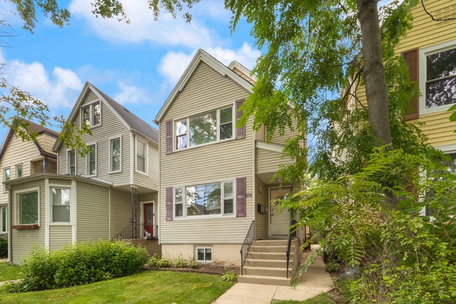 1011 Garnett Pl, Unit 1011 Garnett Unit in Evanston, IL - Building Photo - Building Photo