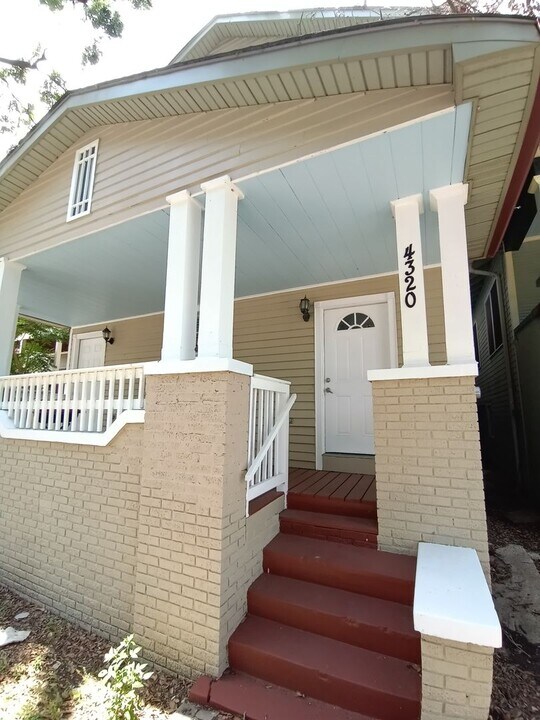 4320 Banks St in New Orleans, LA - Building Photo