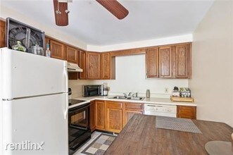 200 Post Rd-Unit -Apt 319 in Warwick, RI - Building Photo - Building Photo