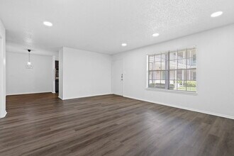8730 N Mopac Expy in Austin, TX - Building Photo - Building Photo