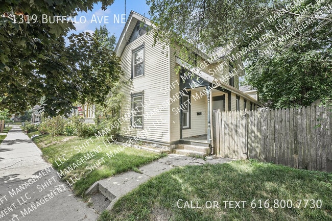 1319 Buffalo Ave NE in Grand Rapids, MI - Foto de edificio - Building Photo