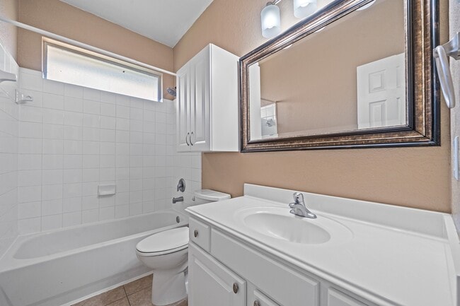 property at 7202 Lyndhurst Village Ln