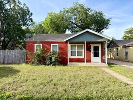 2405 22nd Pl in Lubbock, TX - Building Photo