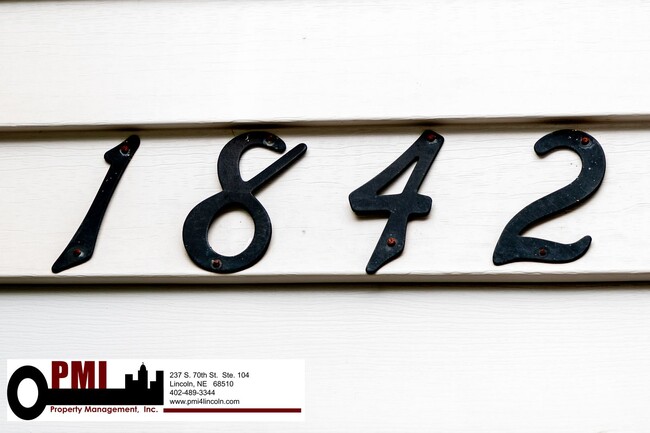 1842 Whittier St in Lincoln, NE - Building Photo - Building Photo