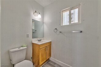 339 N 10th St in Las Vegas, NV - Building Photo - Building Photo
