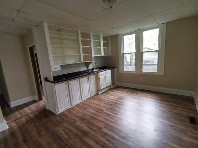 1862 Seneca St, Unit 1