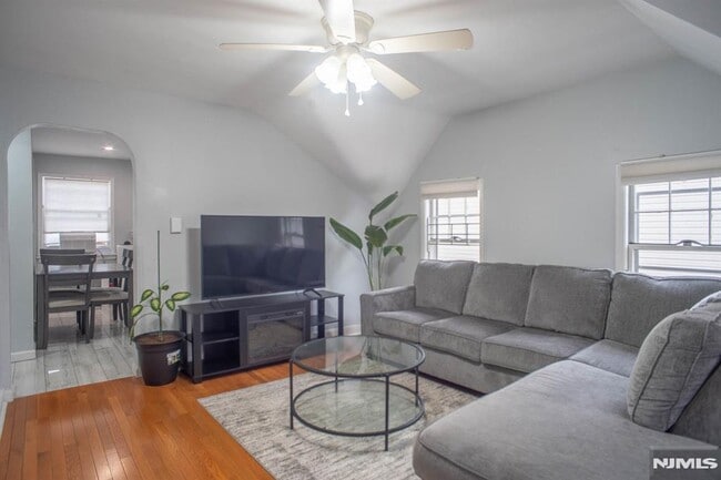 94 Liberty St in Lodi, NJ - Building Photo - Building Photo