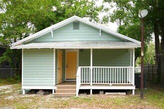 1221 E Osborne Ave in Tampa, FL - Building Photo - Building Photo