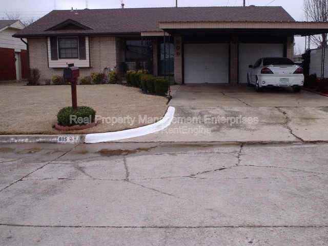 property at 805 SW 8th St