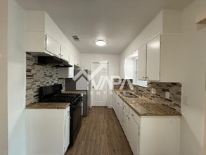 1906 Wilsons Creek St in San Antonio, TX - Foto de edificio - Building Photo