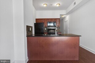 6022 Market St in Philadelphia, PA - Building Photo