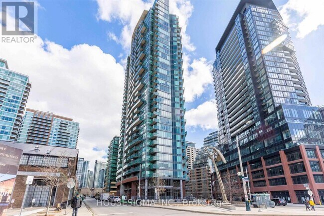 150 E Liberty St in Toronto, ON - Building Photo - Building Photo