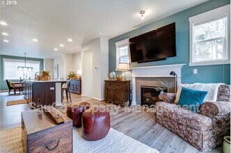 175 NE 80th Ave in Beaverton, OR - Building Photo - Building Photo