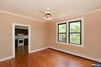 38 River Edge Rd in River Edge, NJ - Building Photo - Building Photo