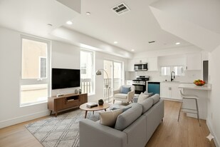 1615 2nd Ave in Los Angeles, CA - Building Photo