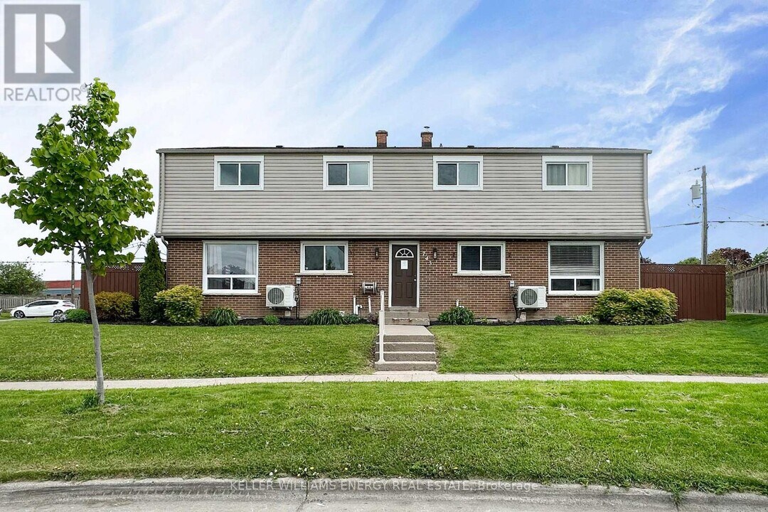 743-743 Cypress Ave in Oshawa, ON - Building Photo
