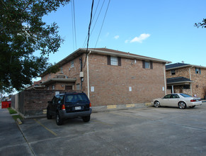 239 W Esplanade Ave in Metairie, LA - Building Photo - Building Photo