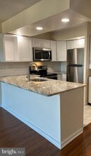 200 Lombard St in Philadelphia, PA - Building Photo - Building Photo