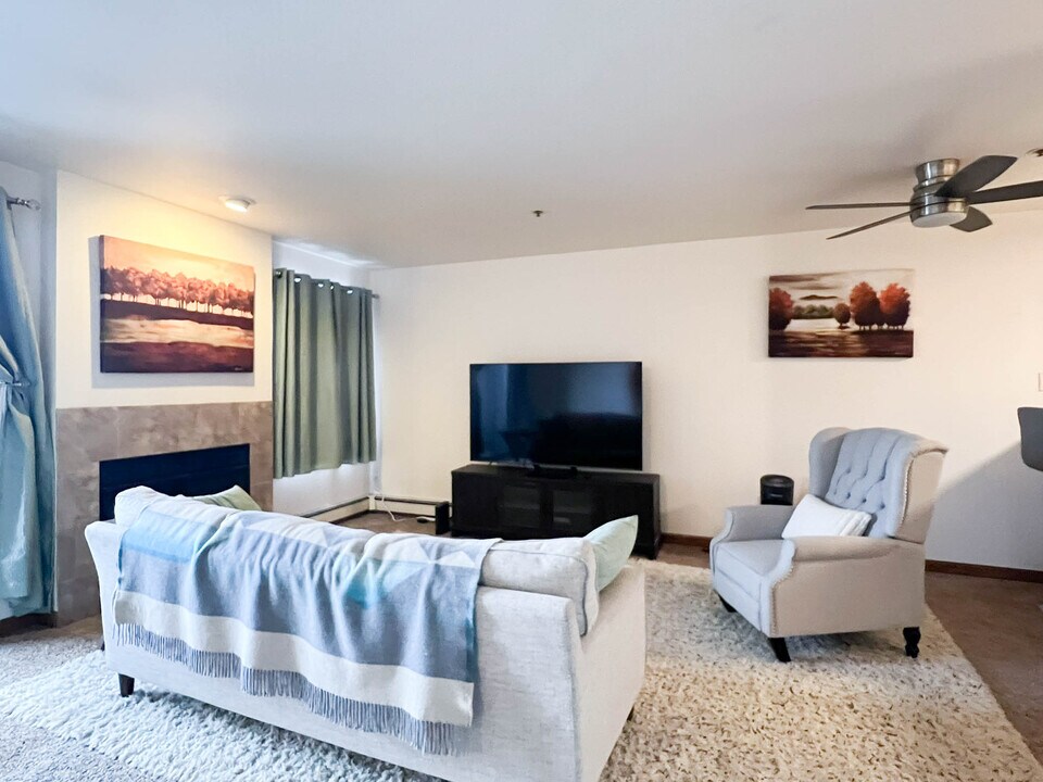 1170 Denali St in Anchorage, AK - Building Photo