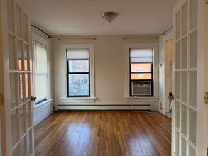 229 8th St, Unit 3 in Jersey City, NJ - Building Photo - Building Photo