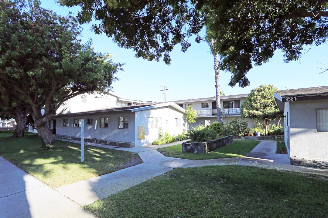 Treeon Apartments in Garden Grove, CA - Foto de edificio