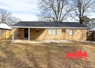2567 Thackery Dr in Memphis, TN - Building Photo - Building Photo