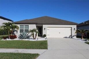 8232 Reefbay Cv in Parrish, FL - Building Photo
