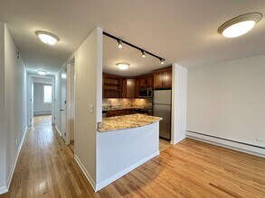 1442 N Dearborn St, Unit A13 in Chicago, IL - Foto de edificio - Building Photo