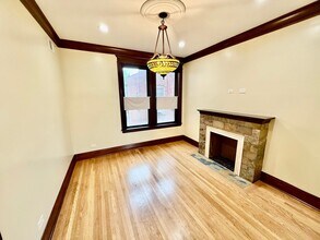1342 N Kedzie Ave in Chicago, IL - Building Photo - Building Photo