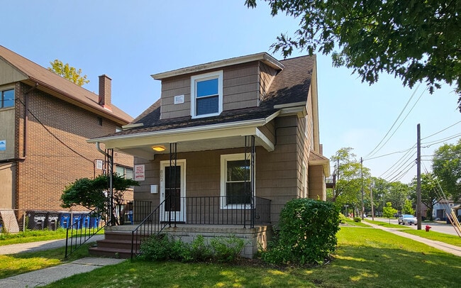 property at 802 Arch St