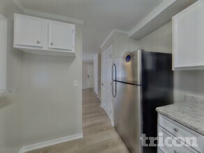 6 Forestgrove Ct in Columbia, SC - Foto de edificio - Building Photo