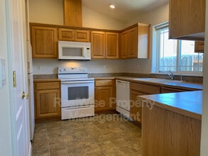 1675 George Tweed Blvd in Grants Pass, OR - Building Photo - Building Photo