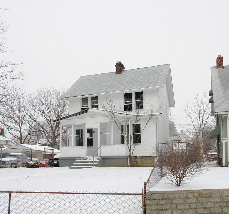 2036 Floral in Columbus, OH - Building Photo