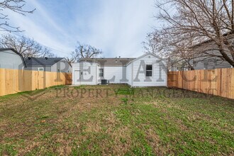 1631 S Fern St in Wichita, KS - Building Photo - Building Photo