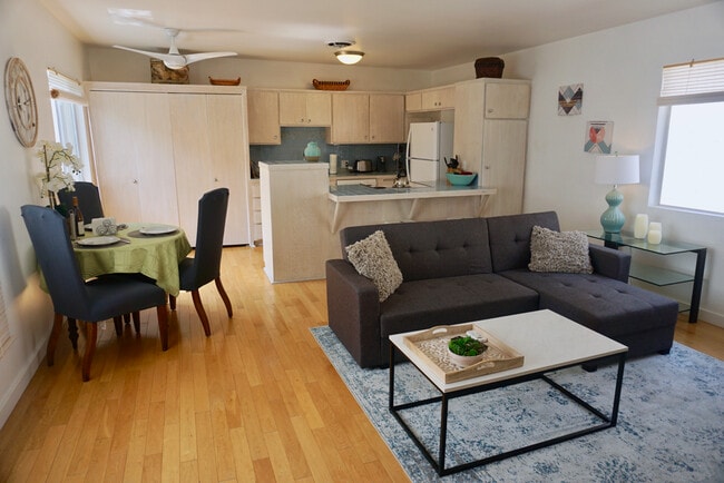 11722 Darlington Ave in Los Angeles, CA - Building Photo - Building Photo