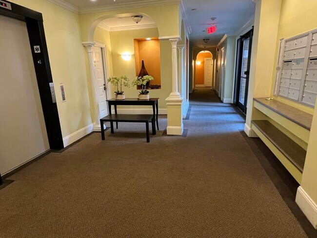 161 Beacon St, Unit 36A