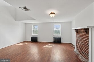 2972 Richmond St in Philadelphia, PA - Foto de edificio - Building Photo