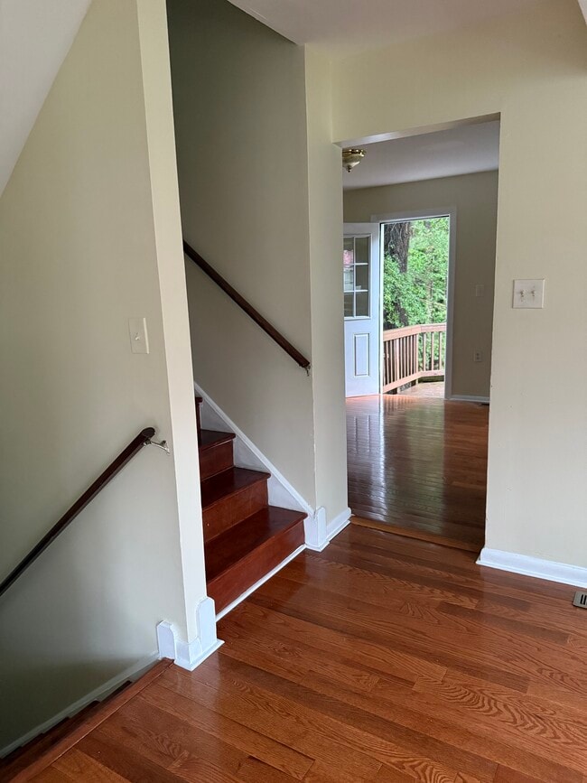 13130 Quann Ln in Woodbridge, VA - Foto de edificio - Building Photo