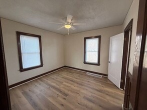 4205 N Ashton Ave in Peoria, IL - Building Photo - Building Photo