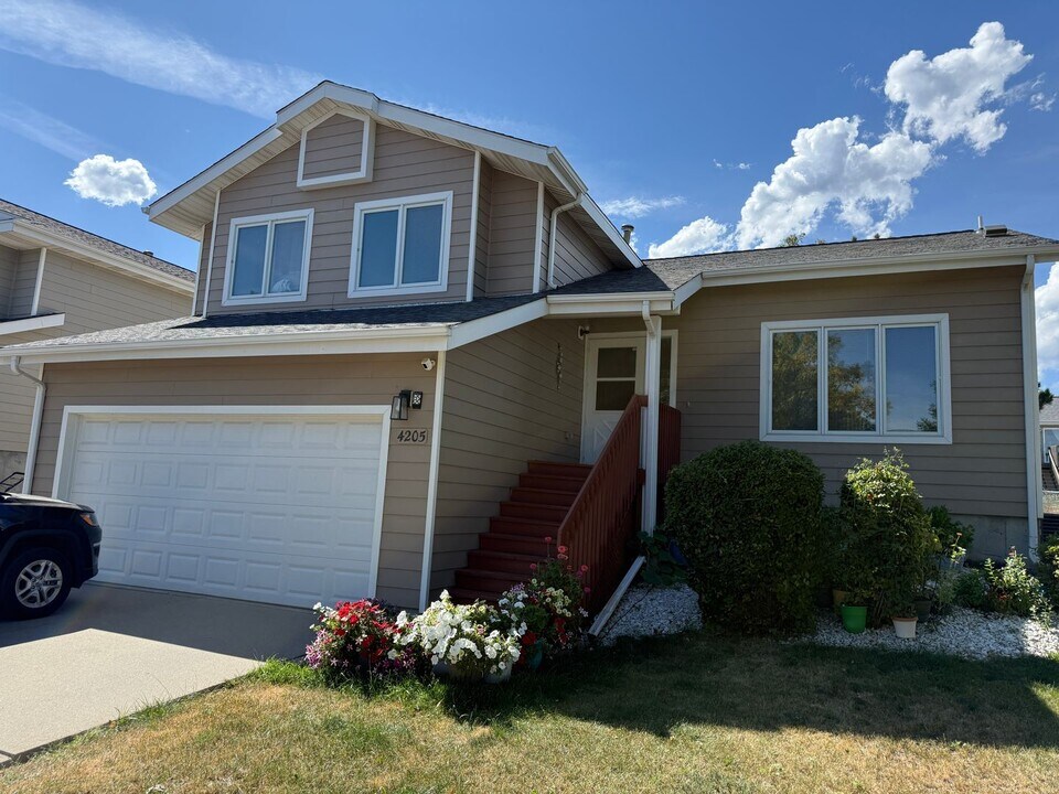 4205 Range View Ct in Rapid City, SD - Building Photo