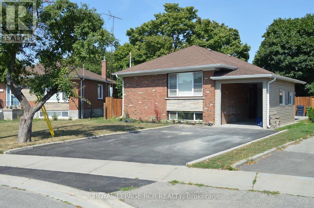 36 Electro Rd in Toronto, ON - Building Photo