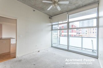 1620 S Michigan Ave-Unit -512 in Chicago, IL - Building Photo - Building Photo
