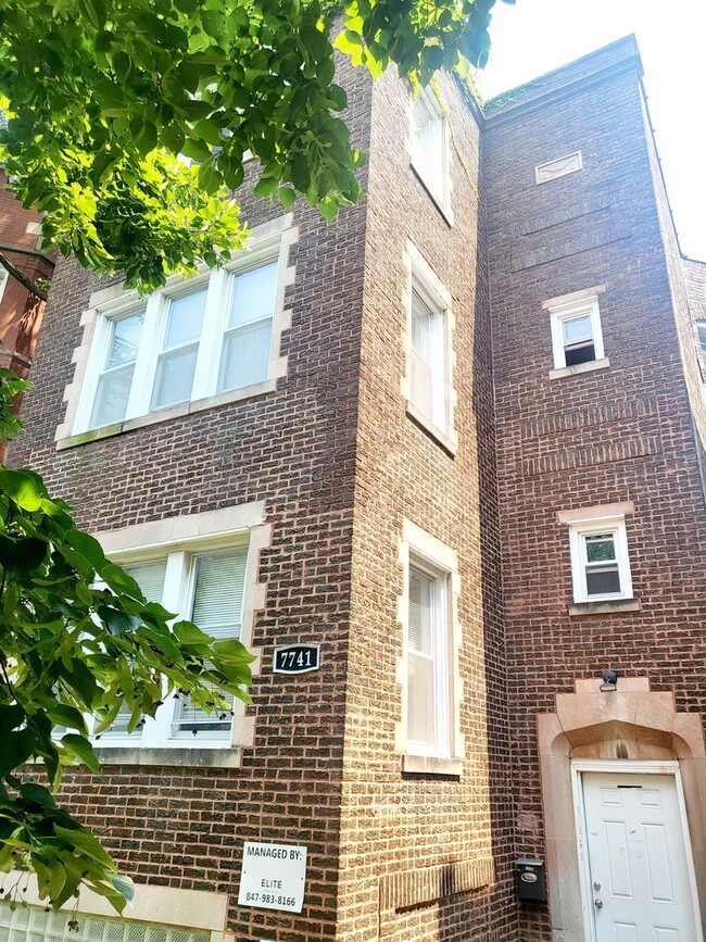 property at 7741 S Yates Blvd