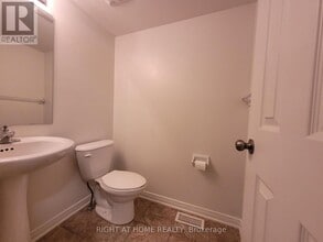 204 Rolling Meadow Crescent in Ottawa, ON - Building Photo - Building Photo