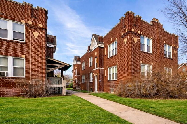 property at 3885 Meramec St
