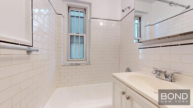 1 Jane St in New York, NY - Building Photo - Building Photo